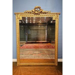 Important Miroir Doré De Style Louis XVI.  Hauteur :185 cm