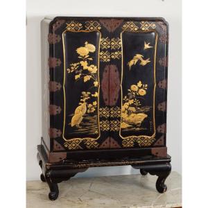 Cabinet, Laque Maki-e, Japon, ère Meiji (1868-1912).