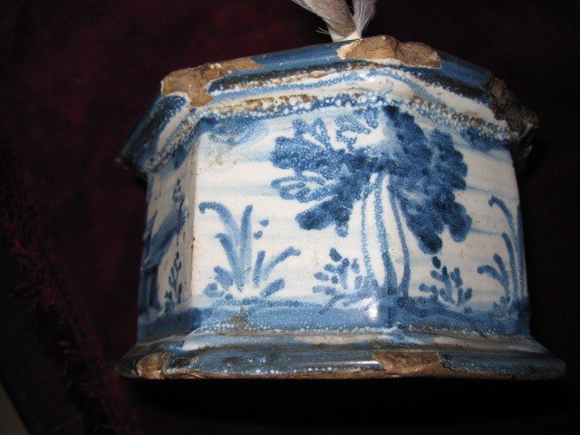 Octagonal Ceramic Inkwell Talavera. 18th Century.decorated In Blue-photo-1