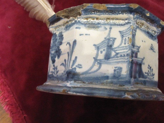 Octagonal Ceramic Inkwell Talavera. 18th Century.decorated In Blue-photo-2