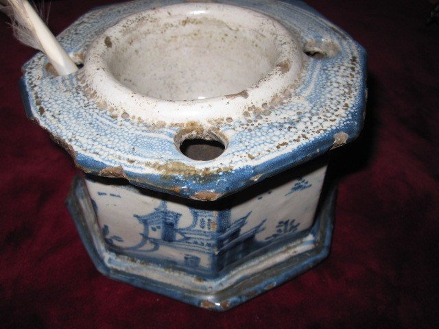 Octagonal Ceramic Inkwell Talavera. 18th Century.decorated In Blue