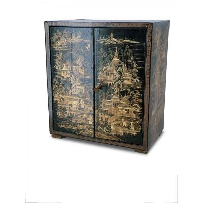 Petit Cabinet Chinois En Laque Noir Et Dorée, XIXème