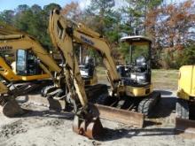 KOMATSU PC35 runs but has vibration, s/n: A9970