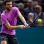 Le français Gilles Simon face au canadien Félix Auger-Aliassime of Canadadans le 3e set du 4e jour des Rolex Paris Masters à Bercy, le 3 novembre 2022.