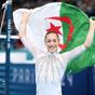 L'Algérienne Kaylia Nemour après avoir remporté la finale des barres asymétriques de gymnastique artistique féminine aux Jeux olympiques de Paris, le 1er août 2017.