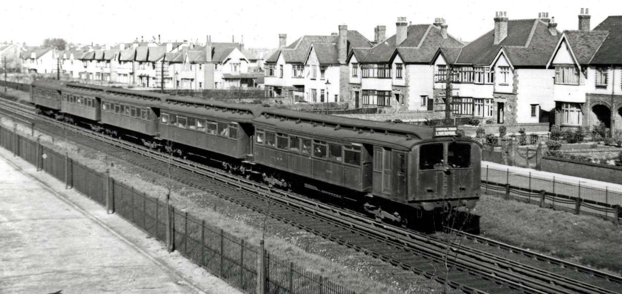 LY-Stock-1935-Hillside.-Paul-Gorton-Collection