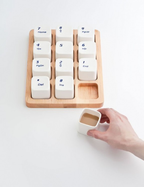 Tazas con forma de teclado de computadora en color blanco 