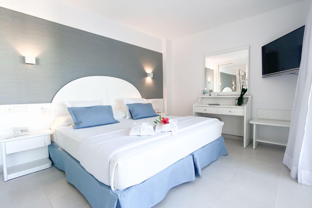 Comfort room with balcony Reverence Life Hotel  Santa Ponsa