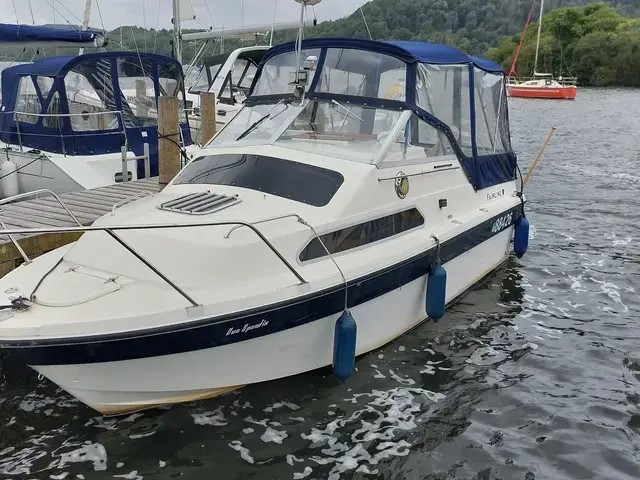 Fairline Weekender 21