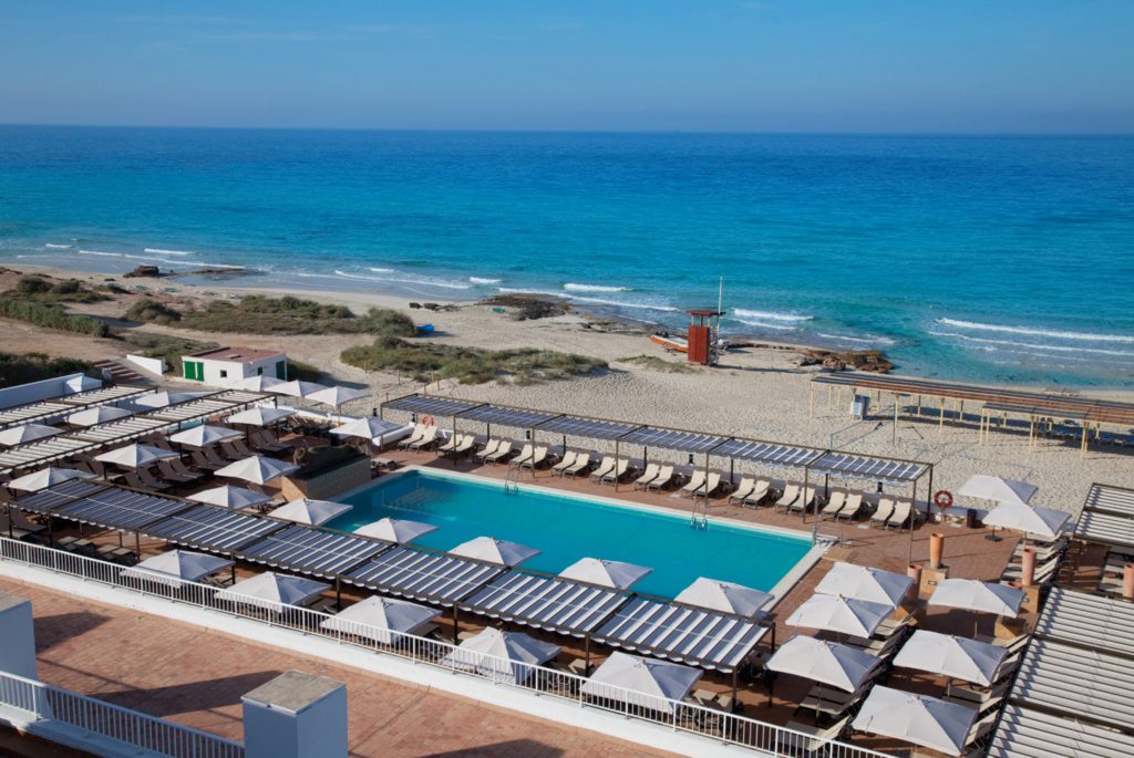 Swimming pool at hotel Riu La Mola