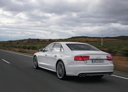 AUDI S8 white