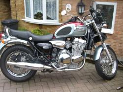 triumph thunderbird 900