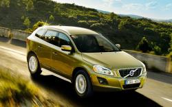 VOLVO XC60 green