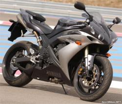 YAMAHA R1 silver