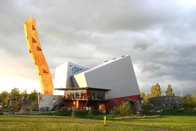 climbing wall, outdoor climbing wall, fun climbing wall