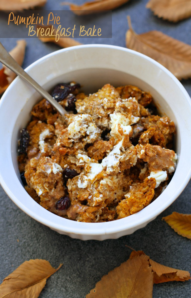 Pumpkin Pie Breakfast Bake -- soft, doughy, and loaded with pumpkin flavour! || runningwithspoons.com #pumpkin #oatmeal #breakfast