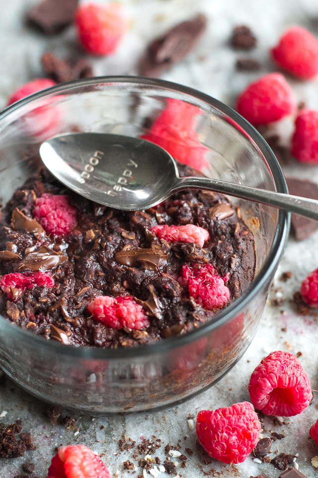 Dark Chocolate Raspberry Breakfast Bake - sweetly tart raspberries paired with rich dark chocolate in a single-serve vegan breakfast bake that's guaranteed to keep you satisfied all morning! | runningwithspoons.com #recipe #healthy #vegan #glutenfree