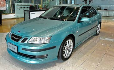 A rare sight in Glacier Blue: This restored Saab 9-3 Aero, reborn by SAC Taiwan, embodies Scandinavian elegance and engineering excellence.