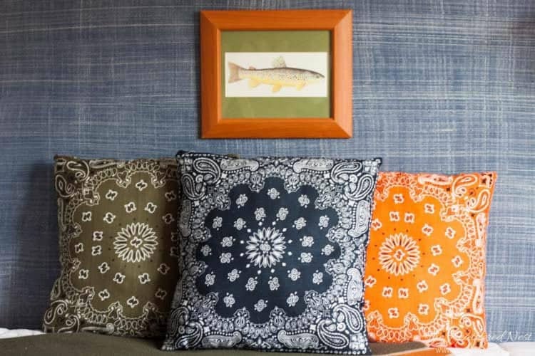 diy pillows from bandanas