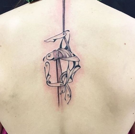 Những Hình Xăm Đẹp Mắt Cho Tín Đồ Múa Cột (Pole Dance ‘s Tattoo) 12