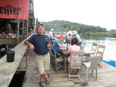 hole in the wall restaurant on Roatan 