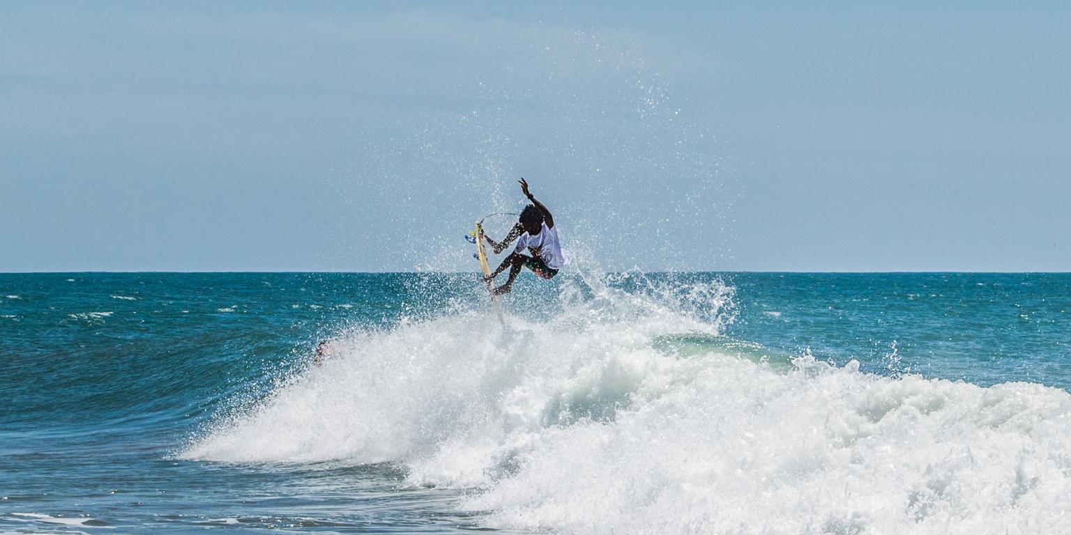 surfing at Arugam bay