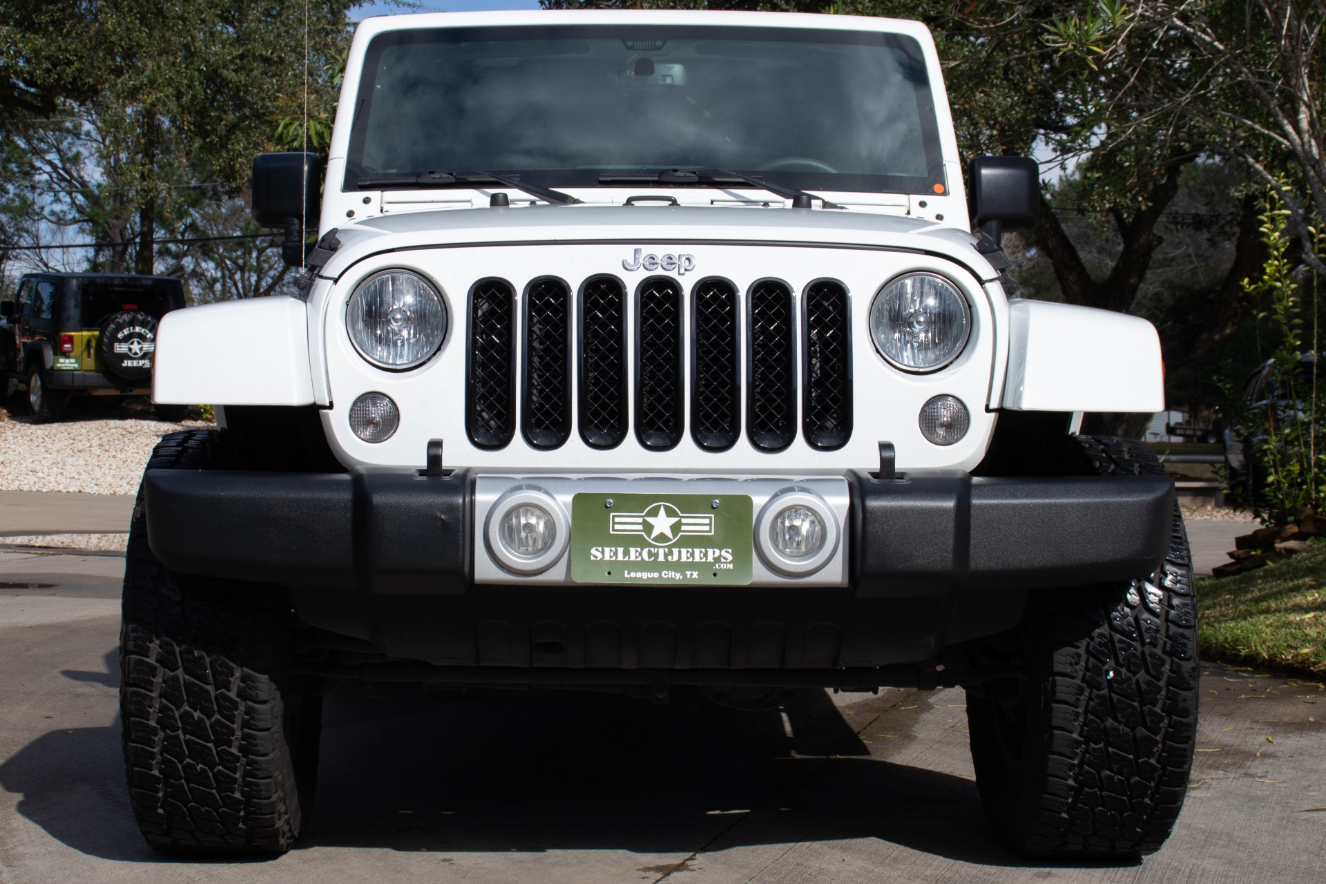 Used-2015-Jeep-Wrangler-Unlimited-Sahara