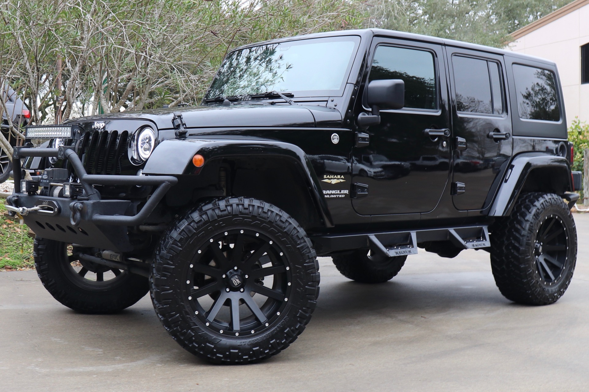 Used-2015-Jeep-Wrangler-Unlimited-Sahara