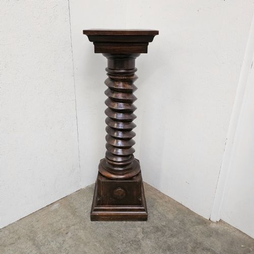 FRENCH WALNUT SCREW PRESS THREAD FROM A LARGE WINE PRESS