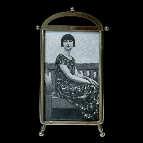 1920S PHOTO FRAME