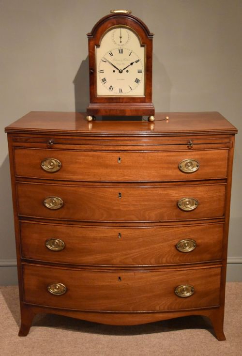 A LATE 18TH CENTURY MAHOGANY BOW FRONTED CHEST OF DRAWERS - ADDITIONAL PHOTO 3