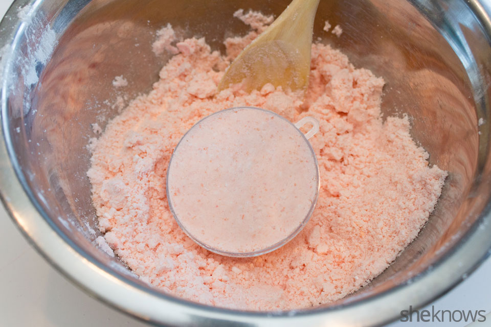 DIY Bath Bombs: Step 4 fill mold