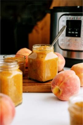 Instant Pot Peach Preserves in jars