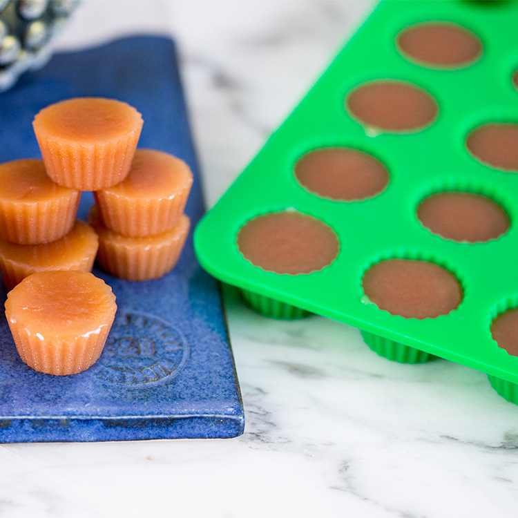 Silicone baking tray