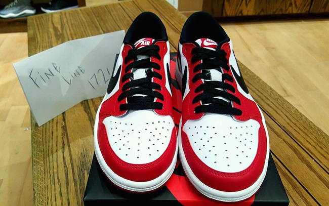 Air Jordan 1 Low OG Chicago 705329-600