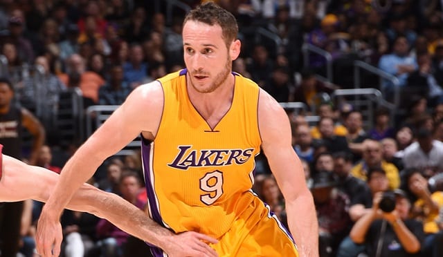 lakers point guard marcelo huertas