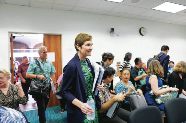 Wendy Hensel earns early praise in first weeks as UH president