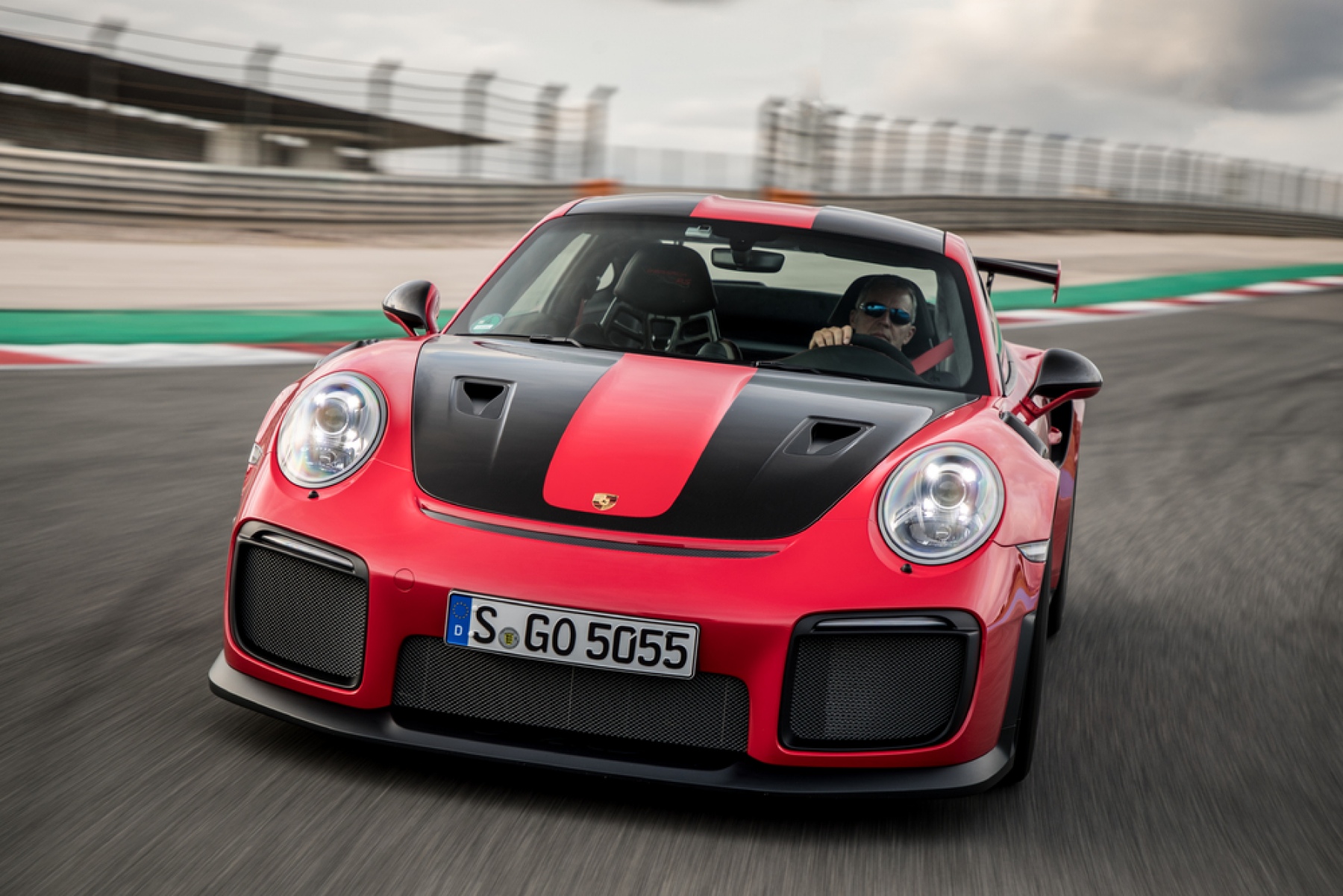 Share 127+ images porsche 911 gt2 rs manthey-racing - In.thptnganamst ...