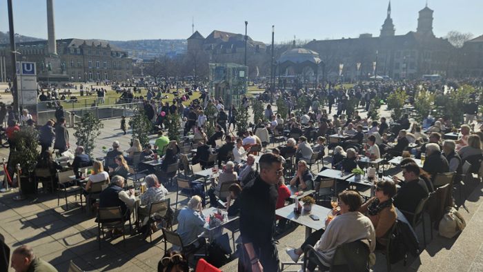 Frühling in Stuttgart: Sonnen- und Eishungrige füllen die City