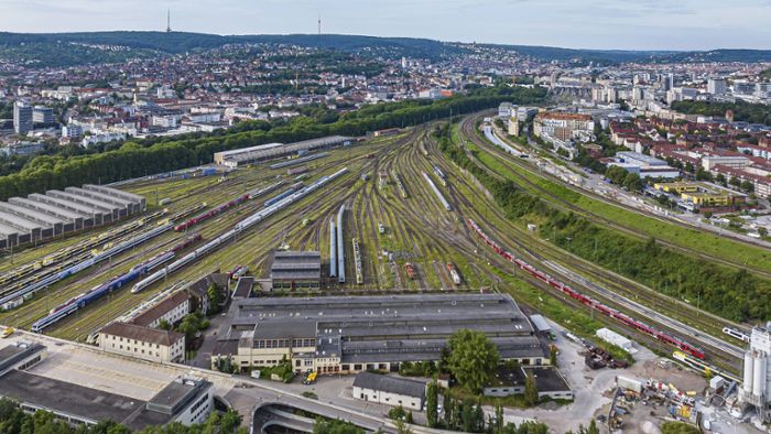 Stuttgarter Finanzen in erheblicher Schieflage: Gewerbesteuer bricht ein – Schuldengipfel im Rathaus