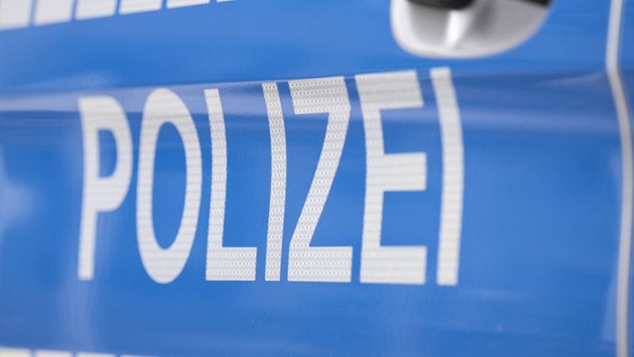 Zeugen in Stuttgart-Plieningen gesucht: Unbekannte hebeln Terrassentür auf und brechen in Wohnung ein