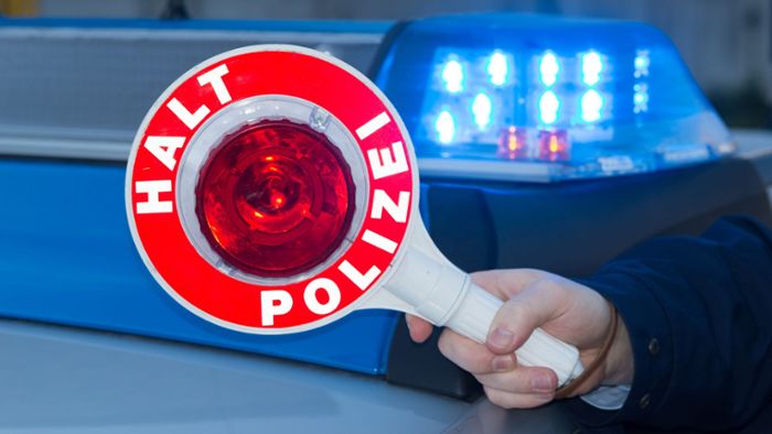 Stuttgart-Plieningen: Rollerfahrer ohne Kennzeichen flüchtet vor Polizeikontrolle