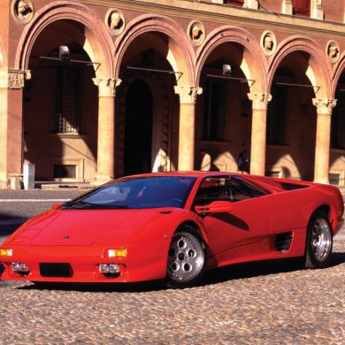 Lamborghini Diablo - The Ultimate Guide