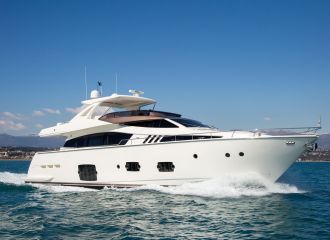 FERRETTI 800 YACHT FOR CHARTER