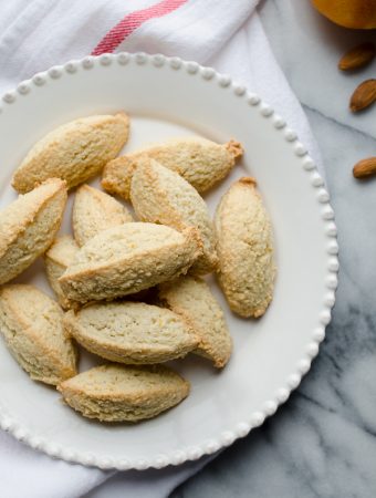 Almond Cookies - chewy on the inside and crisp on the outside, these are my favorite cookie! Naturally gluten free. | @tasteLUVnourish