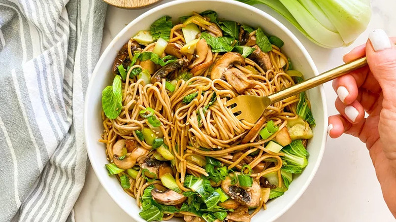 Soba noodle and bok choy