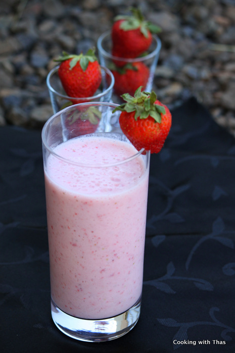 strawberry-lassi