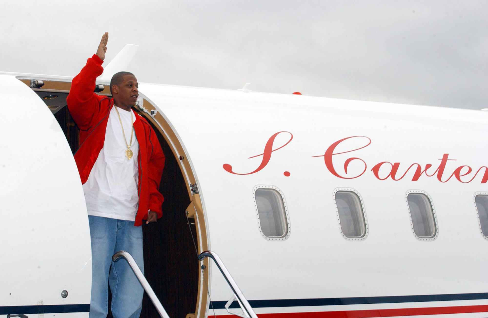 Close-υp of the $40.000.000 private jet Jay Z GAVE his wife - News