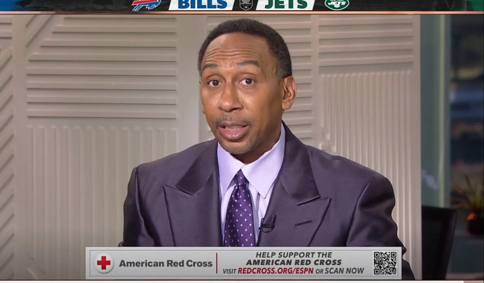 The veteran analyst divided opinion with his purple suit on Thursday's edition of the ESPN show