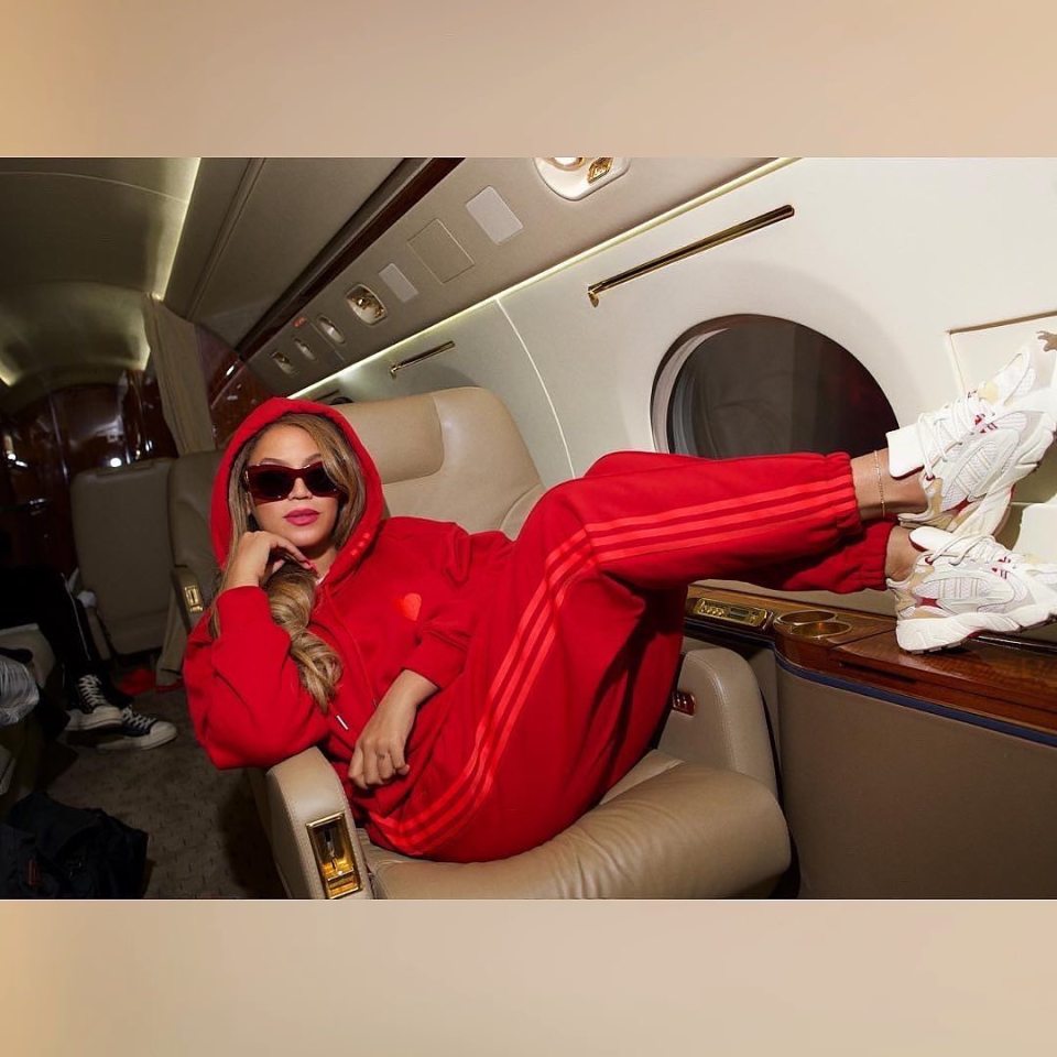 Taylor Swift and more celebrities who logged in massive flight miles ...